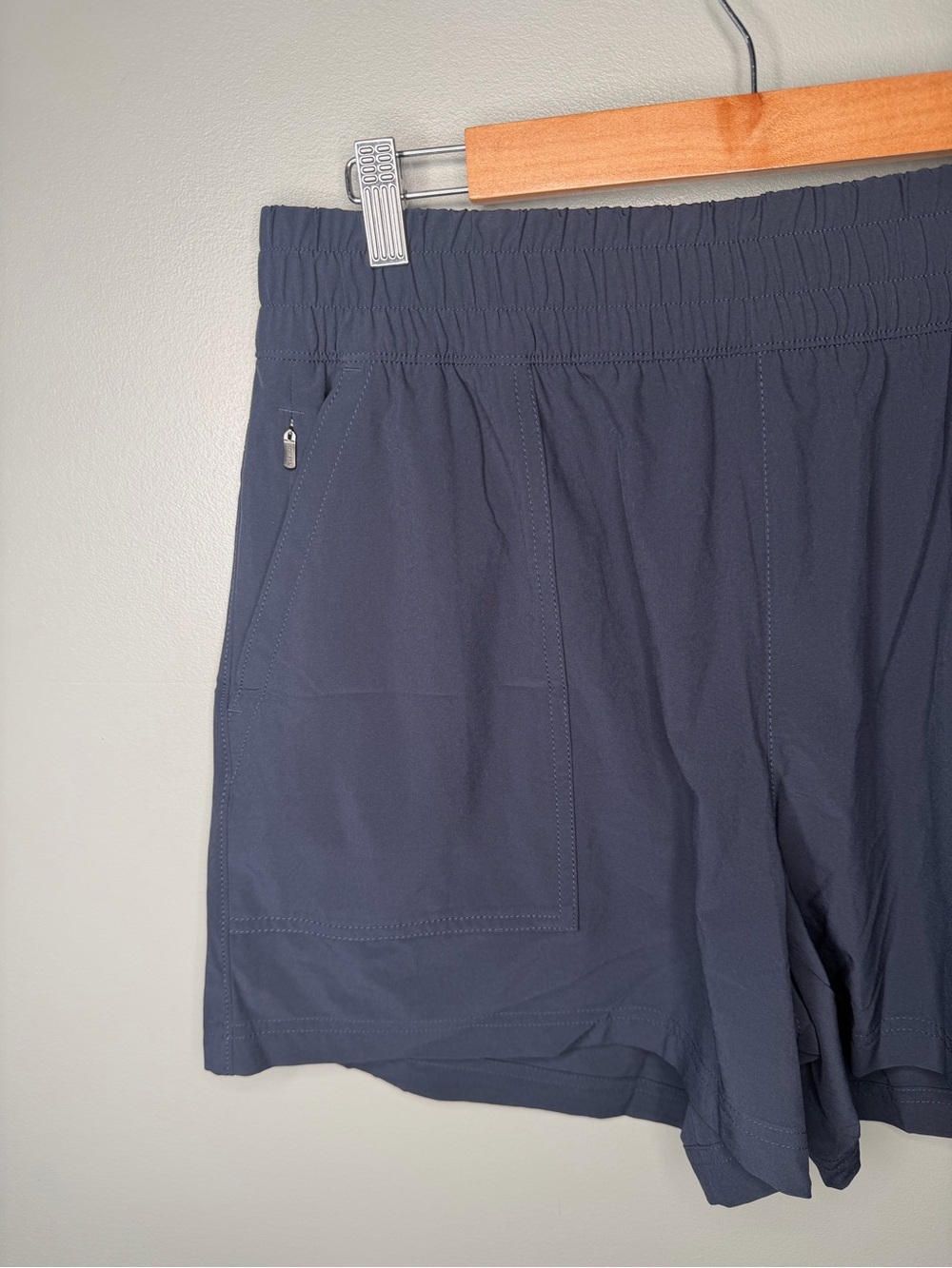 NWT Athleta Wayfind Short - Navy - Picture 4 of 10